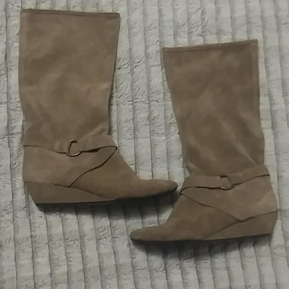 DKNYC suede boots Size 8